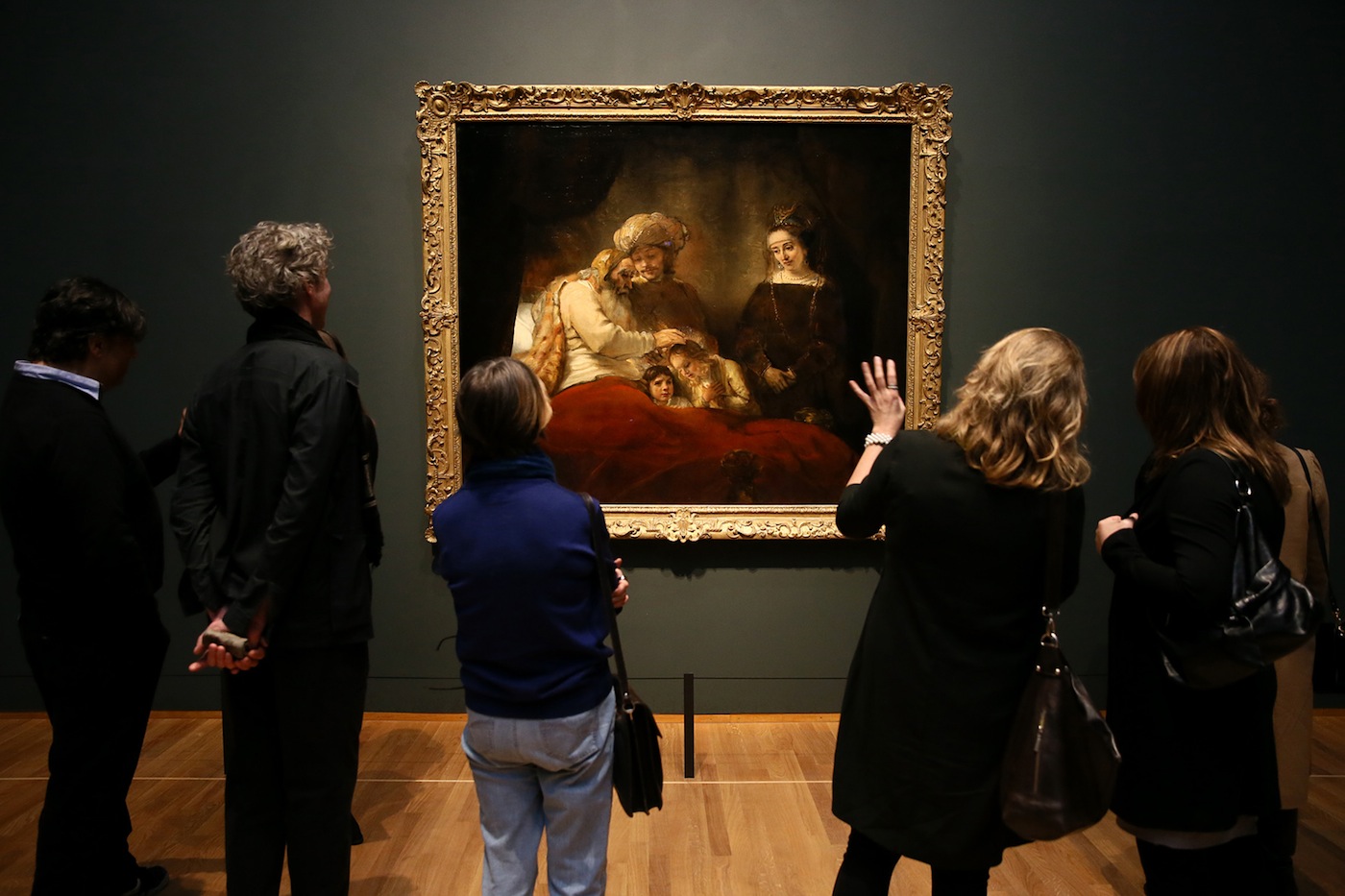 В каком музее лежит. Рейксмузеум зал Рембрандта. Рейксмузеум картины Рембрандта. Музей Рембрандта в Амстердаме. Картины Рембрандта в Эрмитаже.