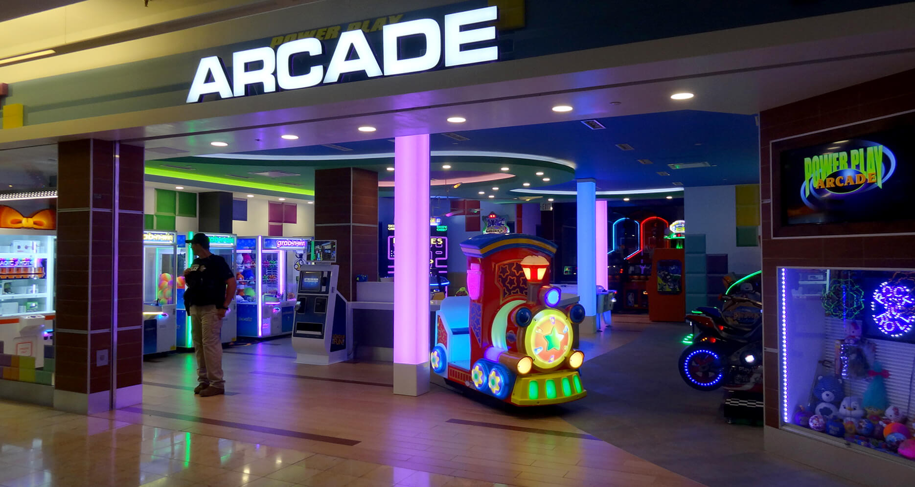 PowerPlay Selects Embed Cashless System at Orlando Airport Arcade