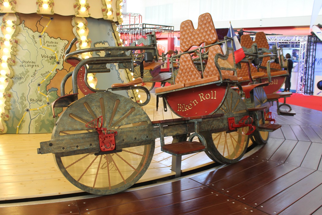 Carousel velocipede "Bike'n Roll" Blooloop