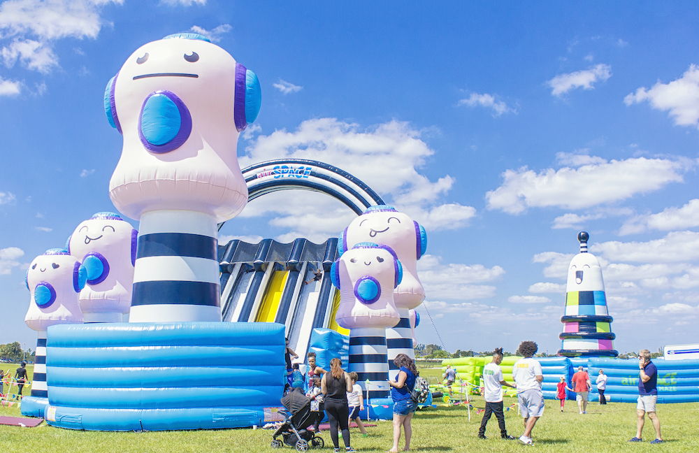 Big Bounce America The Worlds Biggest Inflatable Theme