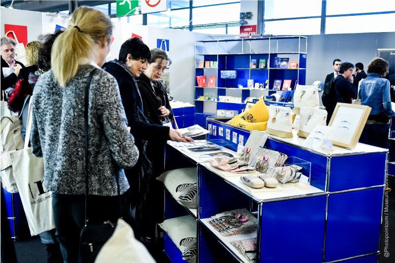 Museum Connections people looking at the MuseumSHOP